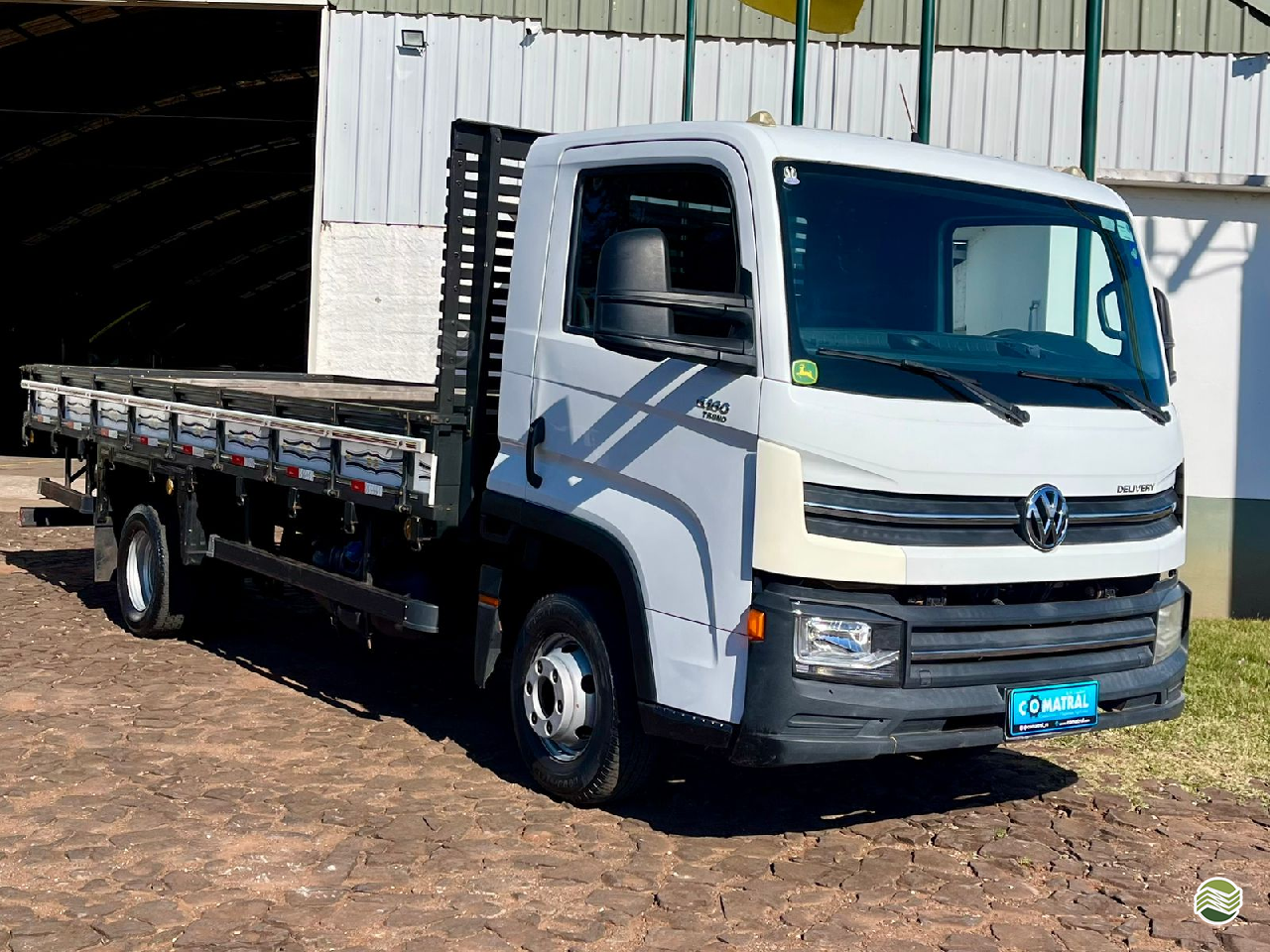 CAMINHAO VOLKSWAGEN VW 6160 Carga Seca Toco 4x2 Comatral Caminhões e Máquinas Agrícolas PANAMBI RIO GRANDE DO SUL RS